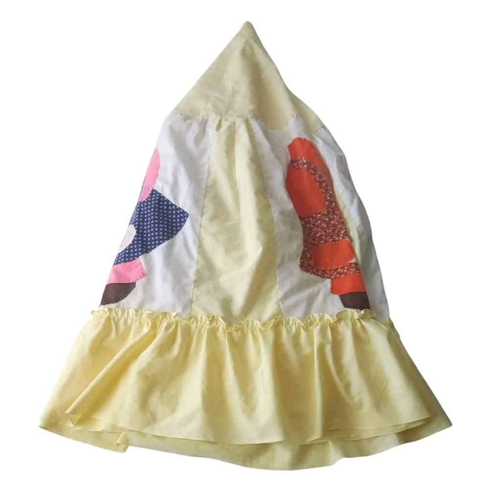 Vintage Sunbonnet Sue Tablecloth Patchwork Applique Ruffle Round Accent Cover